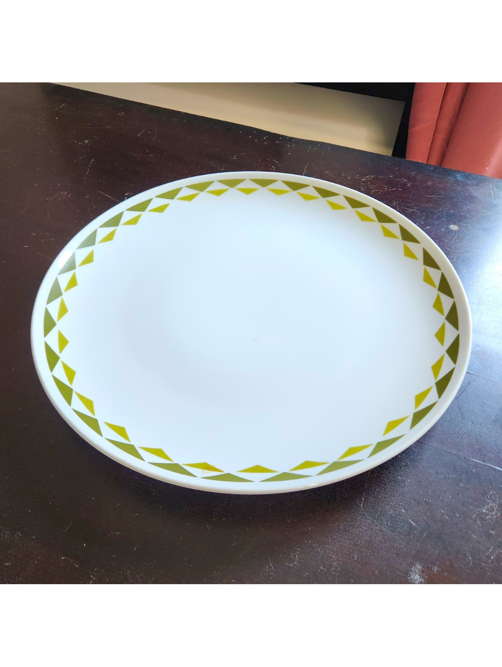 Amcrest Greenwood Fine China Japan White Green Geometric Border Round Plate